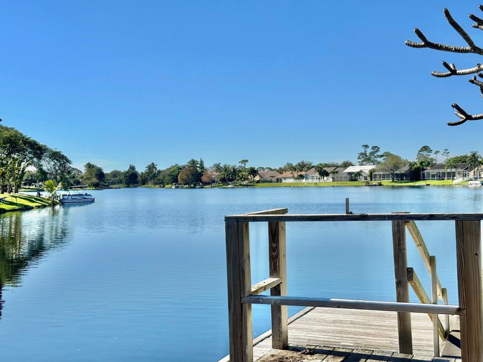 For Sale: $1,500,000 (5 beds, 3 baths, 3276 Square Feet)