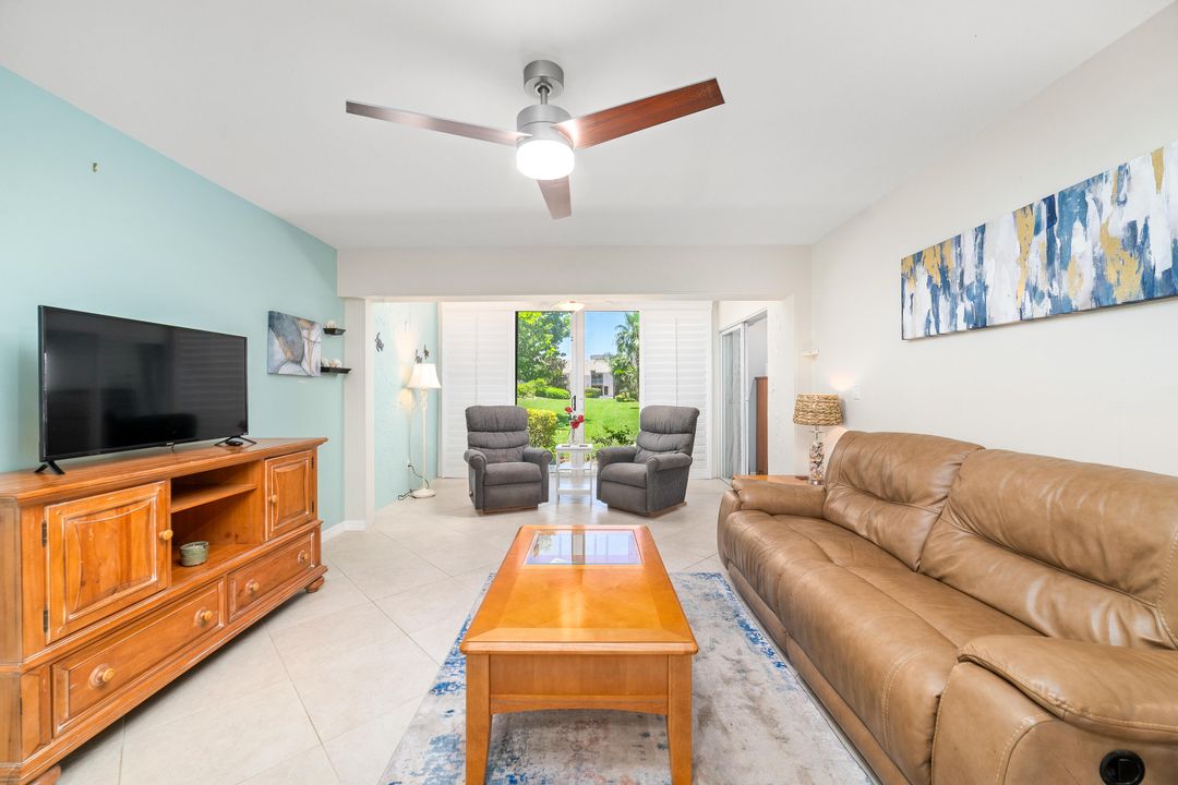 For Sale: $358,000 (2 beds, 2 baths, 1154 Square Feet)