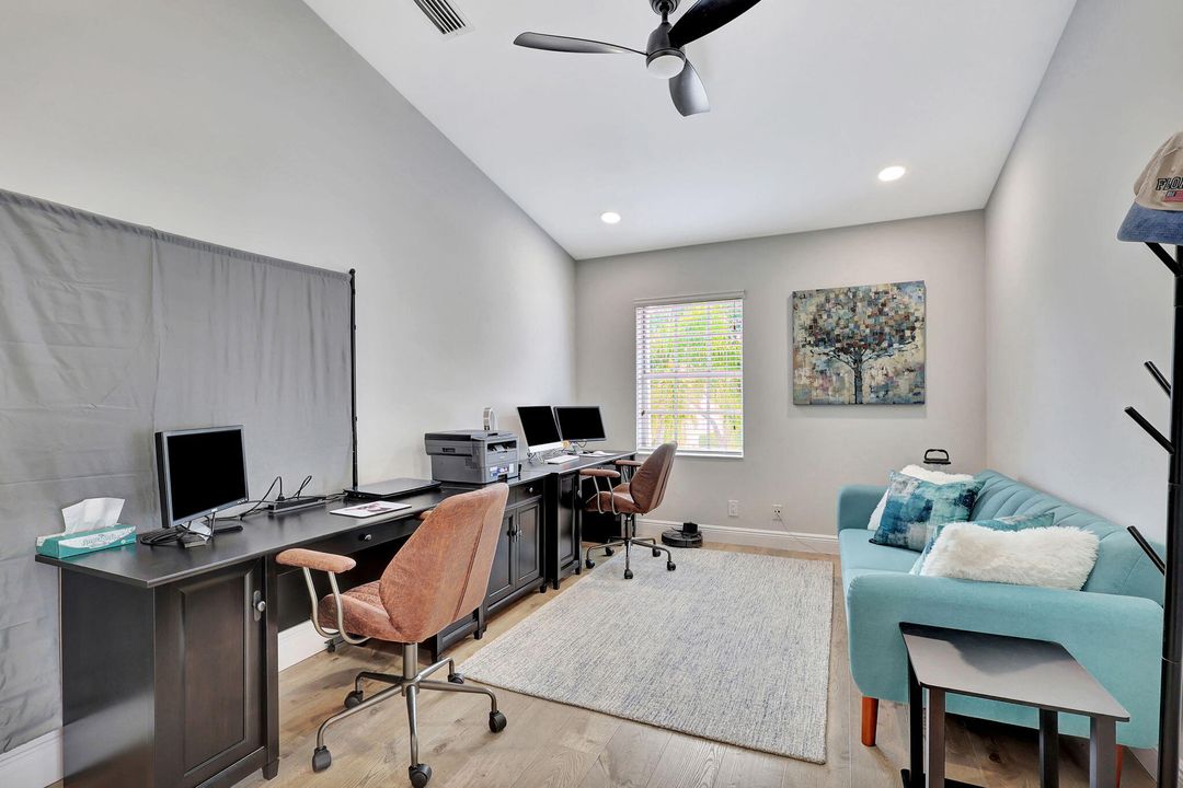 For Sale: $399,000 (3 beds, 2 baths, 1899 Square Feet)