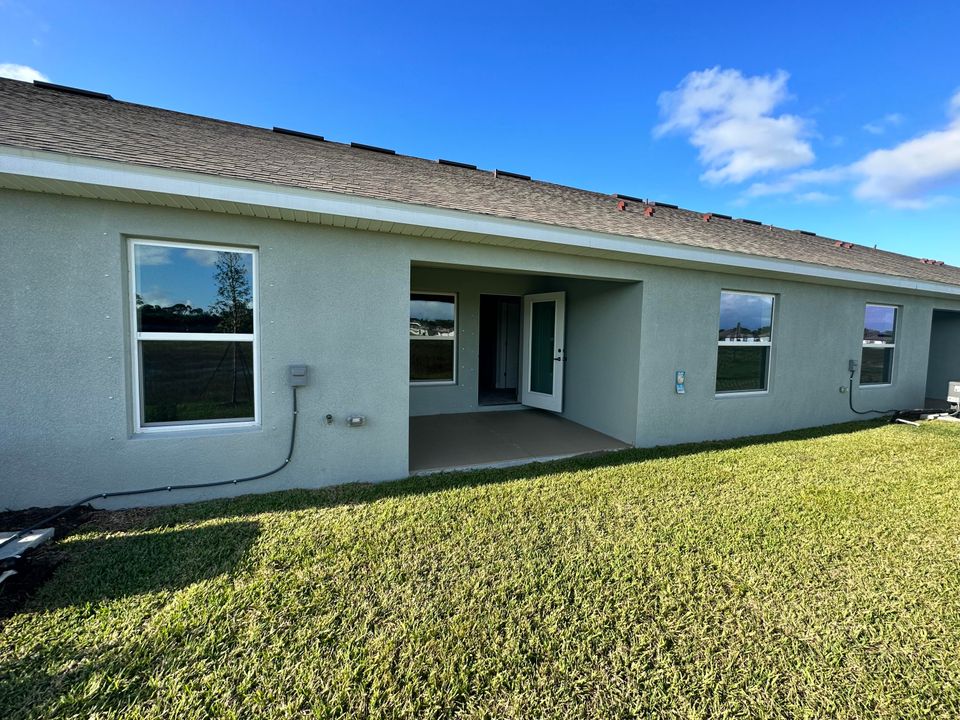 For Sale: $311,900 (3 beds, 2 baths, 1509 Square Feet)