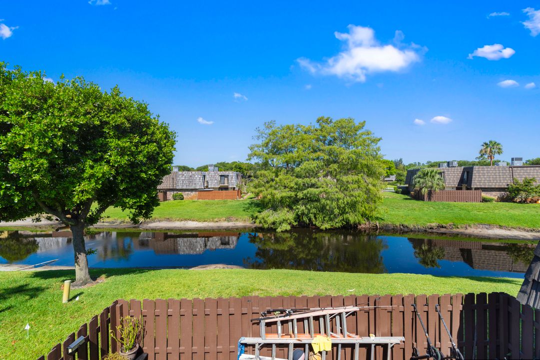 Active With Contract: $350,000 (3 beds, 2 baths, 1694 Square Feet)