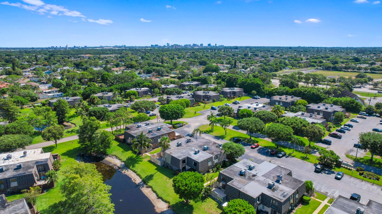 Active With Contract: $350,000 (3 beds, 2 baths, 1694 Square Feet)