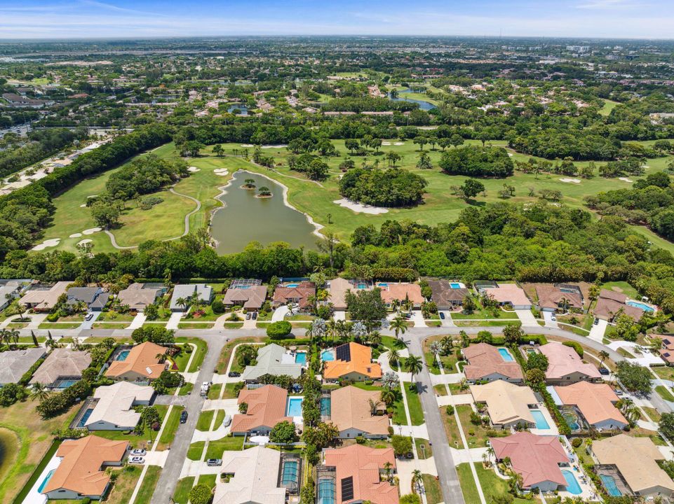 Active With Contract: $850,000 (6 beds, 4 baths, 2444 Square Feet)