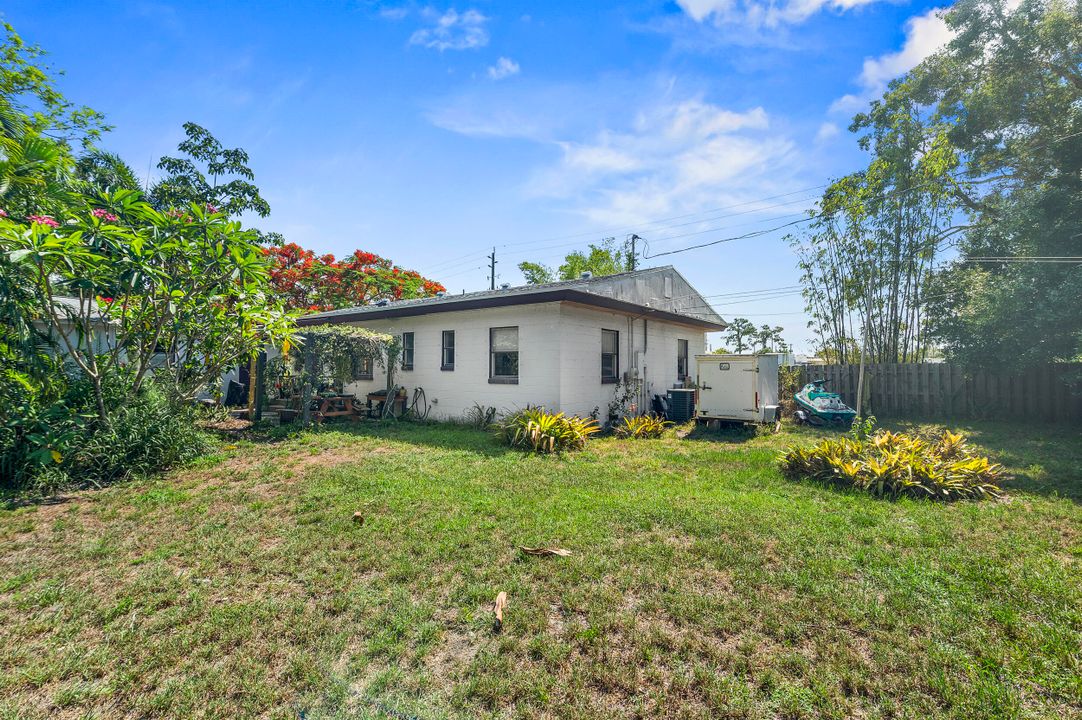 For Sale: $325,000 (4 beds, 2 baths, 2120 Square Feet)
