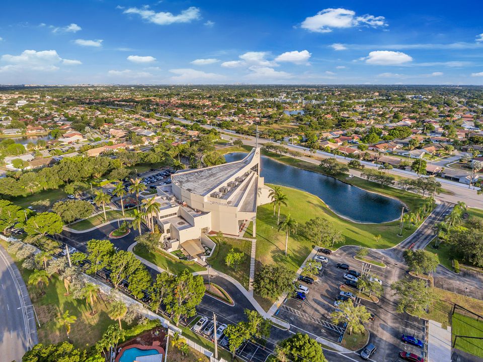 Active With Contract: $655,000 (4 beds, 2 baths, 2737 Square Feet)