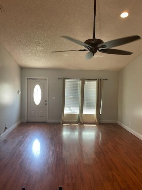 Active With Contract: $3,500 (3 beds, 2 baths, 1548 Square Feet)