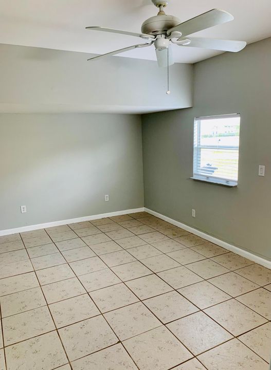 Active With Contract: $2,200 (2 beds, 2 baths, 1546 Square Feet)