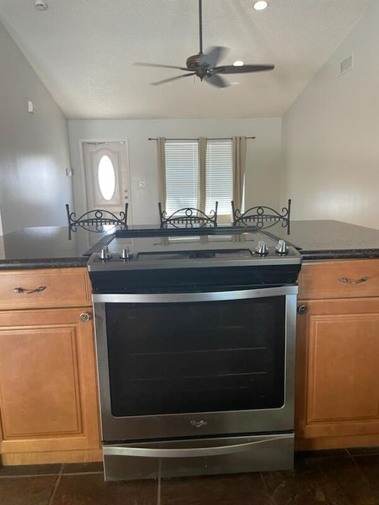 Active With Contract: $3,500 (3 beds, 2 baths, 1548 Square Feet)