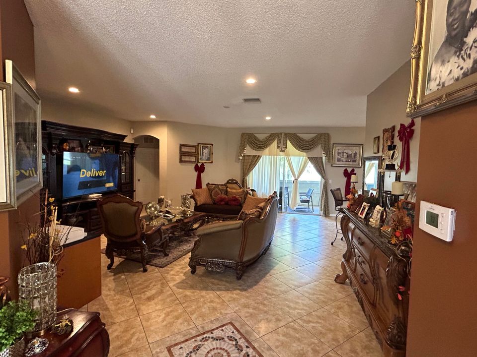 For Sale: $499,500 (4 beds, 2 baths, 2251 Square Feet)