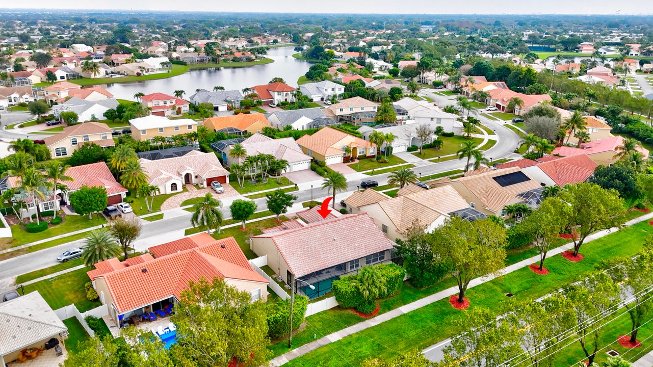 For Sale: $1,000,000 (4 beds, 2 baths, 2528 Square Feet)