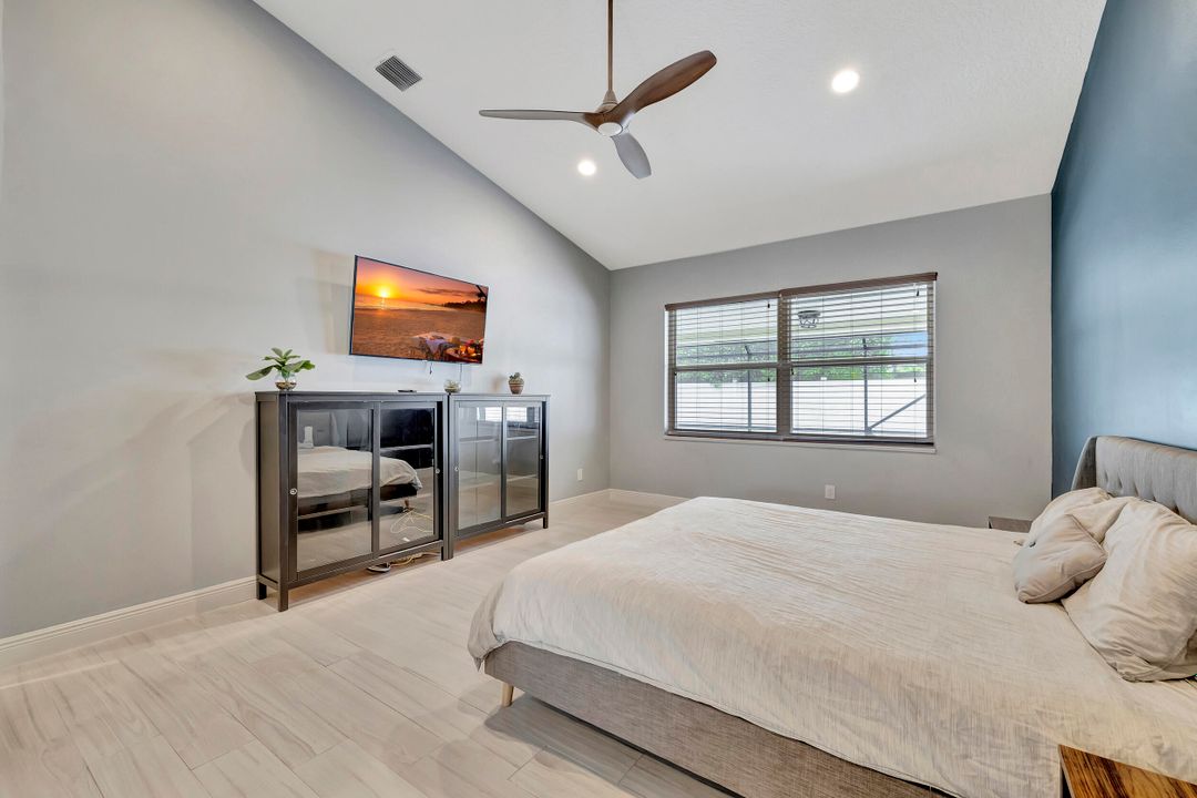 For Sale: $1,000,000 (4 beds, 2 baths, 2528 Square Feet)