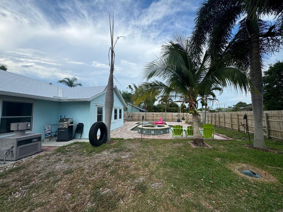 For Sale: $500,260 (3 beds, 2 baths, 1917 Square Feet)