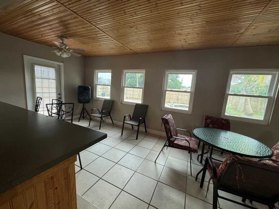 For Sale: $500,260 (3 beds, 2 baths, 1917 Square Feet)