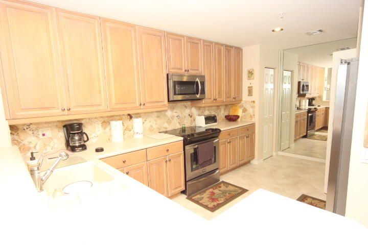 For Rent: $3,000 (2 beds, 2 baths, 1372 Square Feet)