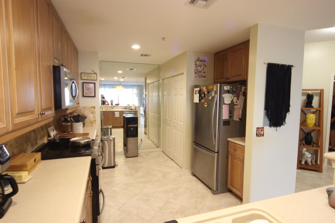 For Rent: $3,000 (2 beds, 2 baths, 1372 Square Feet)