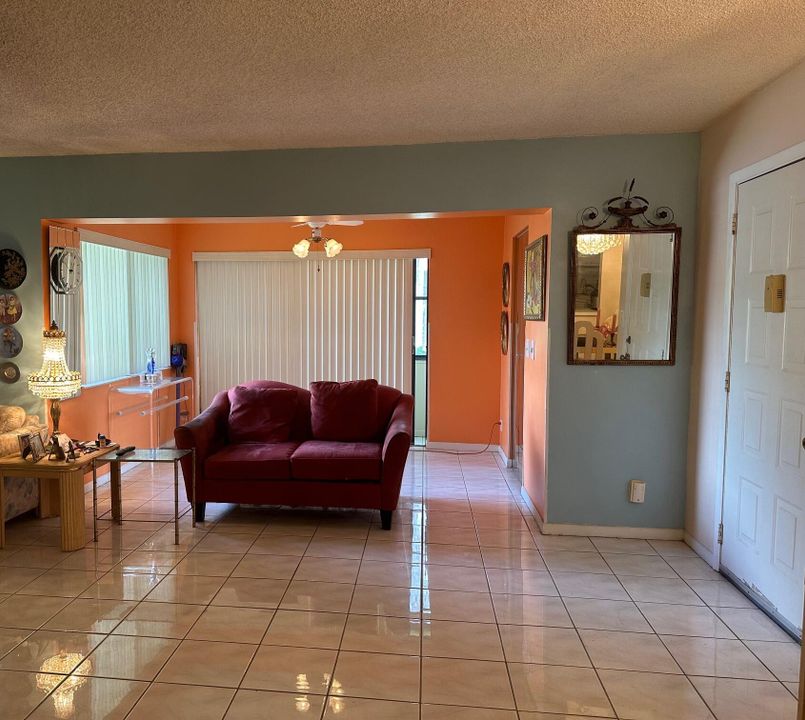 For Sale: $199,000 (2 beds, 2 baths, 1115 Square Feet)