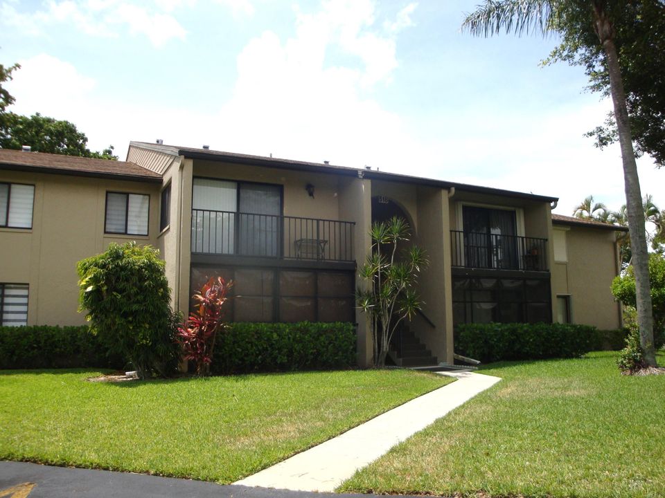 For Sale: $199,000 (2 beds, 2 baths, 1115 Square Feet)