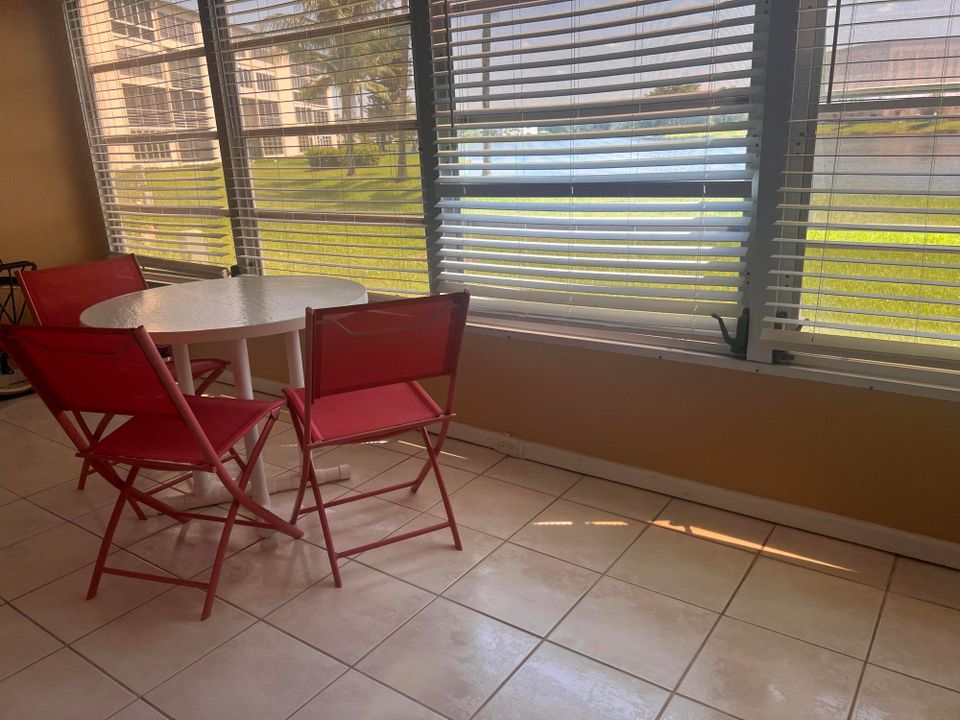 For Rent: $2,000 (2 beds, 2 baths, 1008 Square Feet)