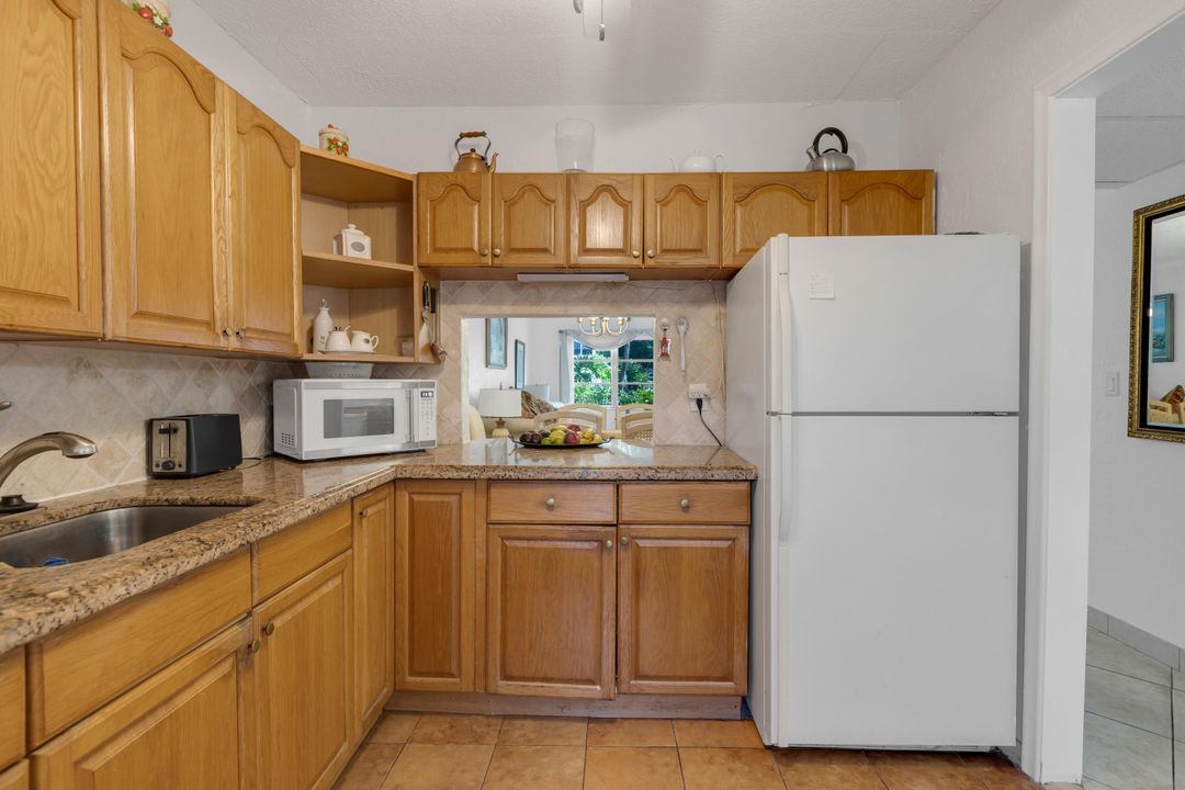 For Sale: $173,000 (1 beds, 1 baths, 772 Square Feet)