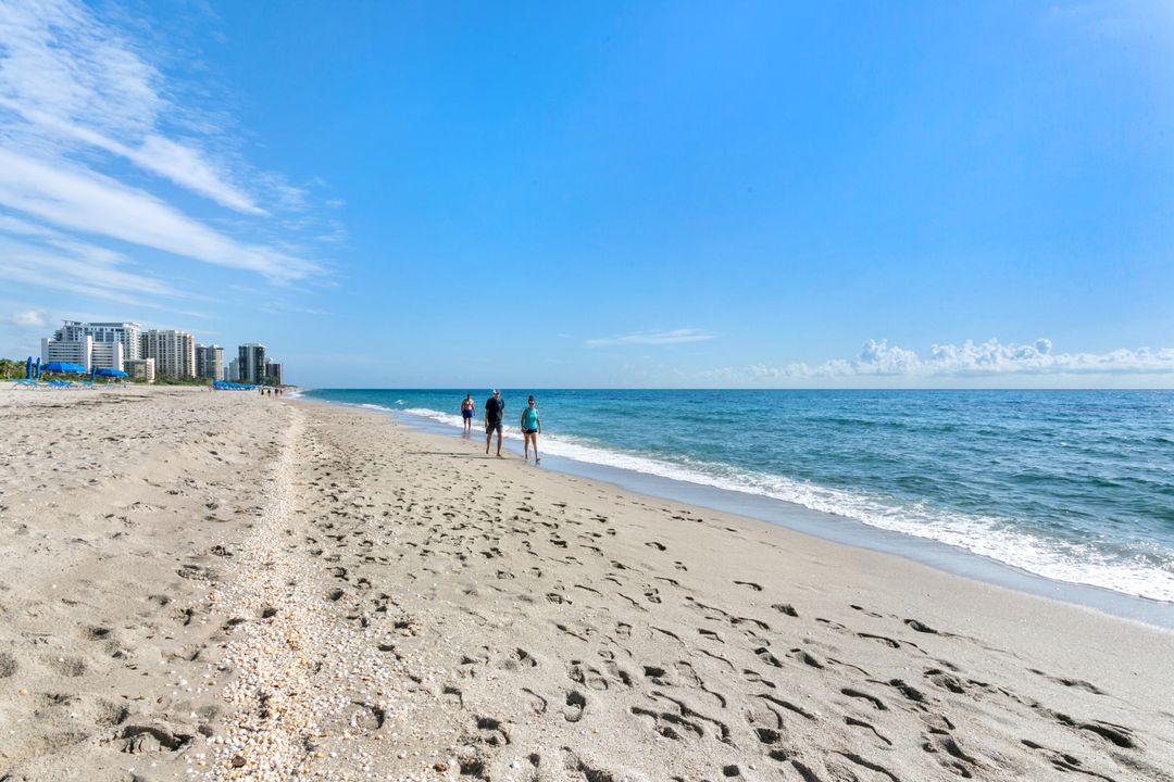 For Sale: $2,199,000 (2 beds, 2 baths, 2115 Square Feet)