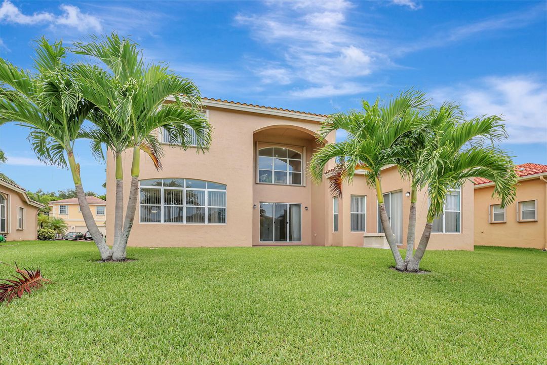 For Sale: $739,000 (5 beds, 3 baths, 3242 Square Feet)