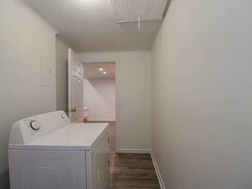 For Sale: $134,000 (1 beds, 1 baths, 550 Square Feet)