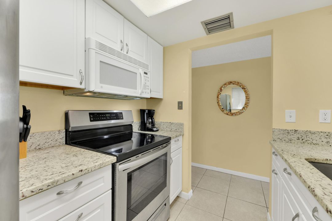 Active With Contract: $259,000 (2 beds, 1 baths, 1174 Square Feet)