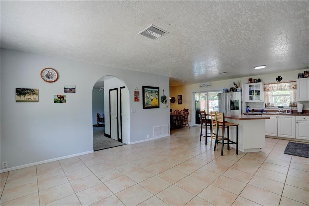 For Sale: $700,000 (4 beds, 3 baths, 2177 Square Feet)