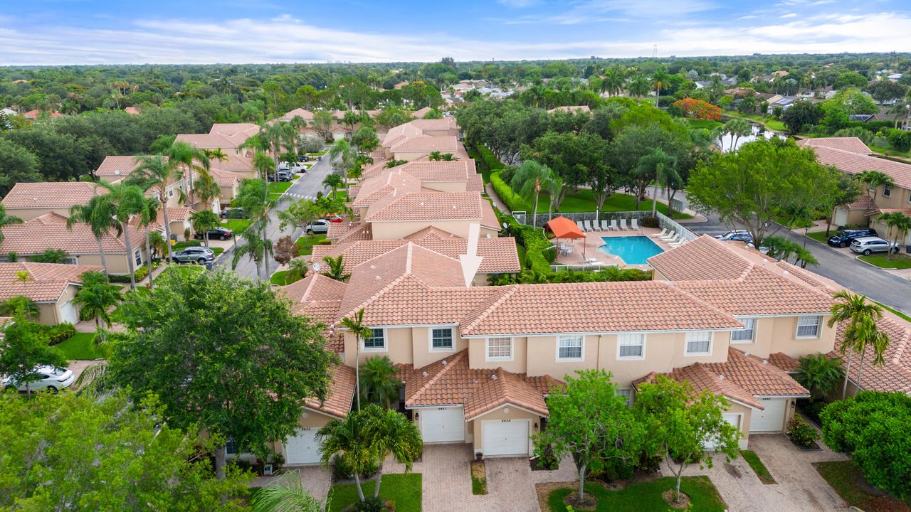 Active With Contract: $399,900 (3 beds, 2 baths, 1406 Square Feet)