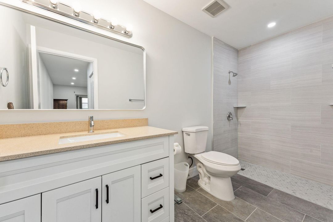 For Sale: $294,900 (2 beds, 2 baths, 1044 Square Feet)