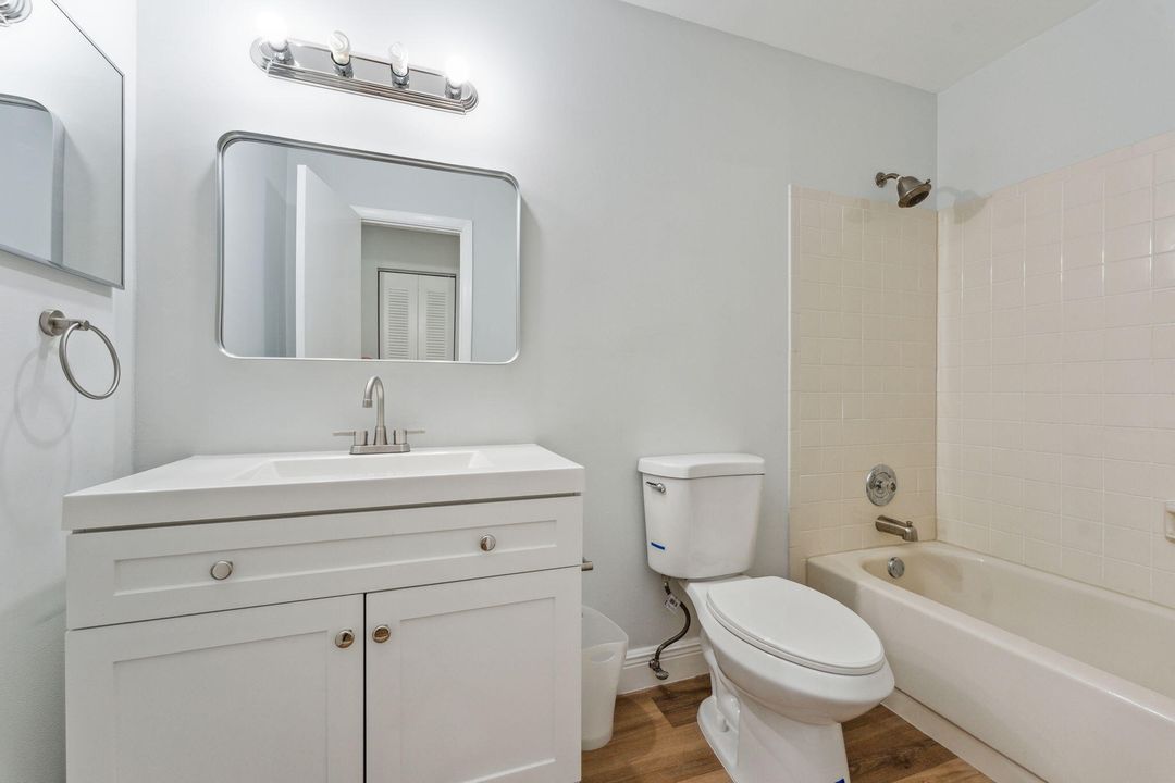 For Sale: $294,900 (2 beds, 2 baths, 1044 Square Feet)