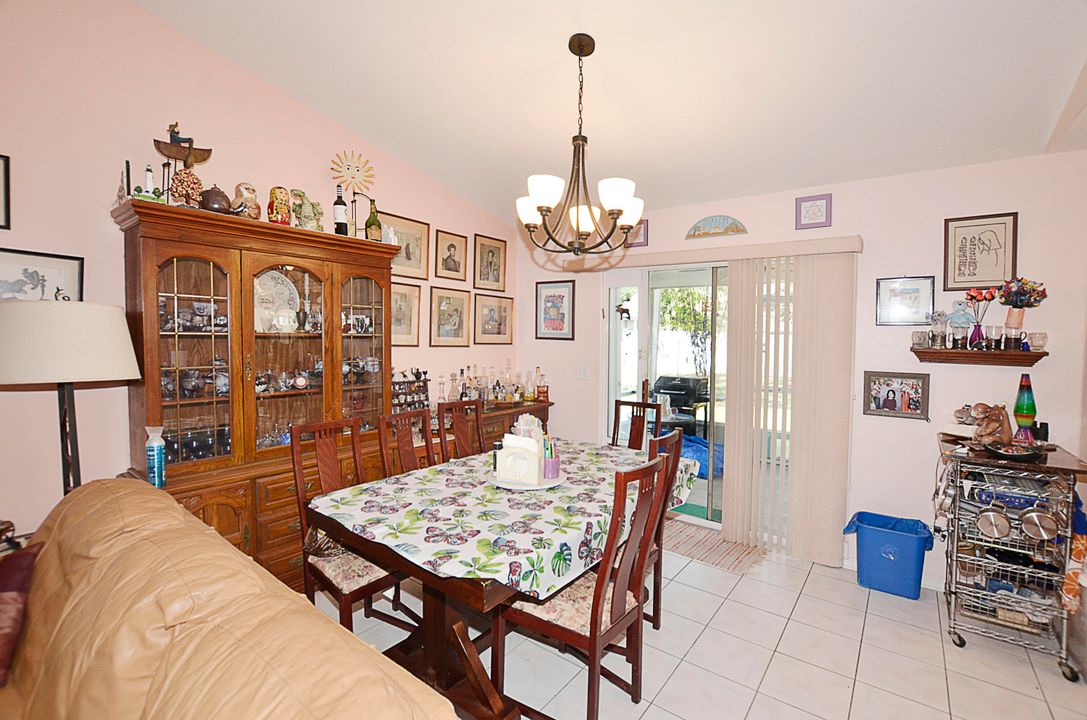 For Sale: $330,000 (3 beds, 2 baths, 1261 Square Feet)