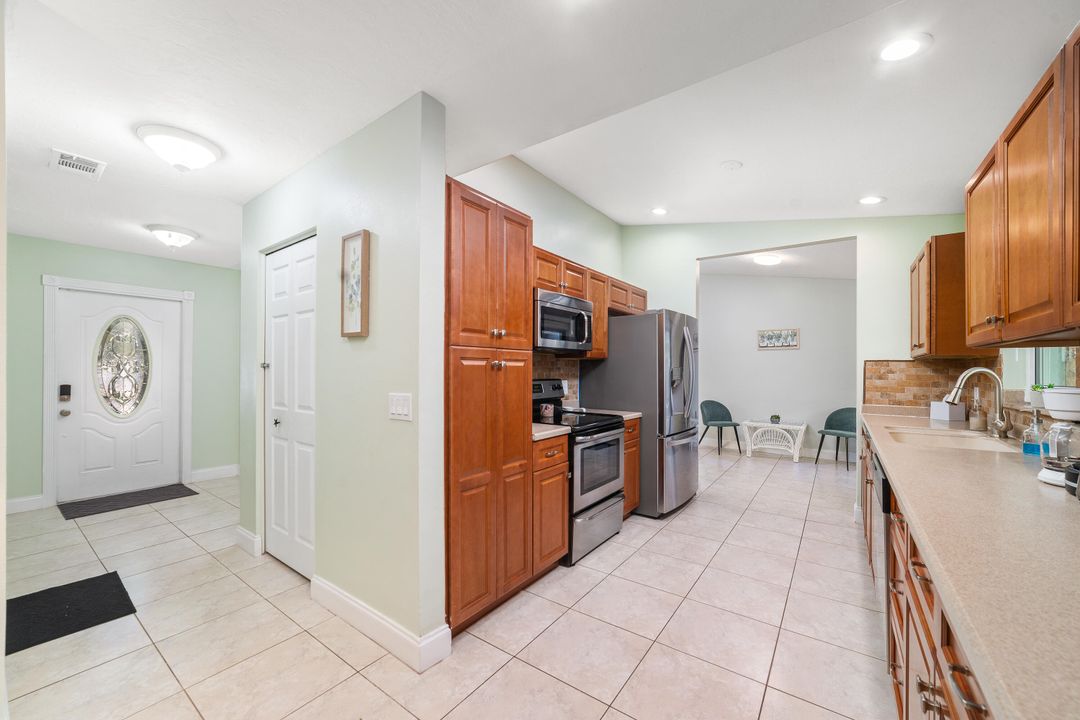 For Sale: $415,000 (3 beds, 2 baths, 1452 Square Feet)