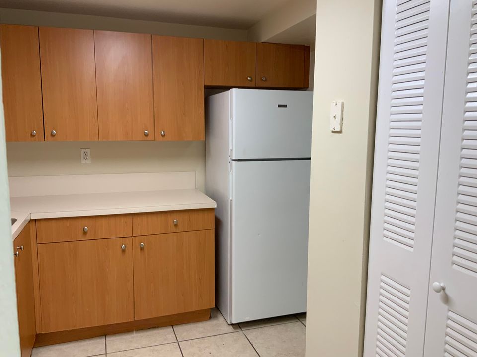 For Rent: $1,850 (2 beds, 2 baths, 925 Square Feet)