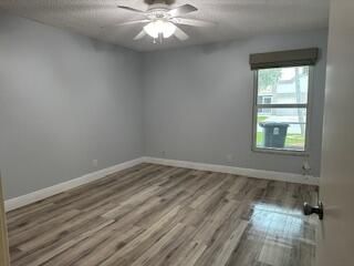 For Sale: $349,900 (2 beds, 2 baths, 1227 Square Feet)