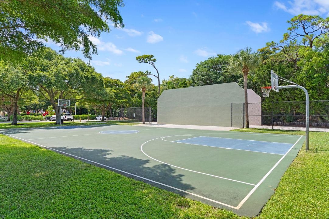 Active With Contract: $749,000 (4 beds, 2 baths, 2395 Square Feet)