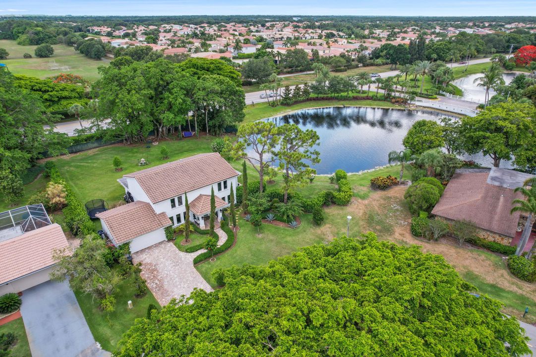 For Sale: $2,600,000 (4 beds, 3 baths, 3192 Square Feet)