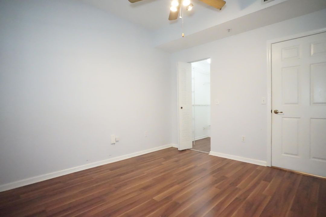 Active With Contract: $1,975 (1 beds, 1 baths, 596 Square Feet)