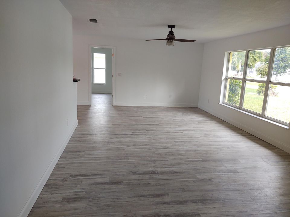 For Rent: $2,700 (3 beds, 2 baths, 1499 Square Feet)