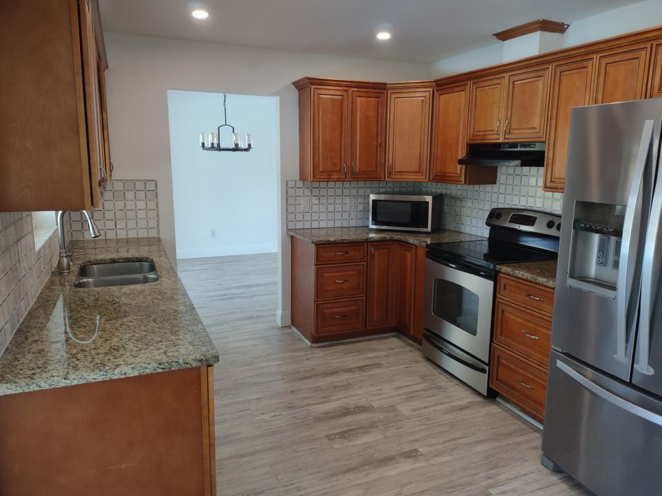 For Rent: $2,700 (3 beds, 2 baths, 1499 Square Feet)