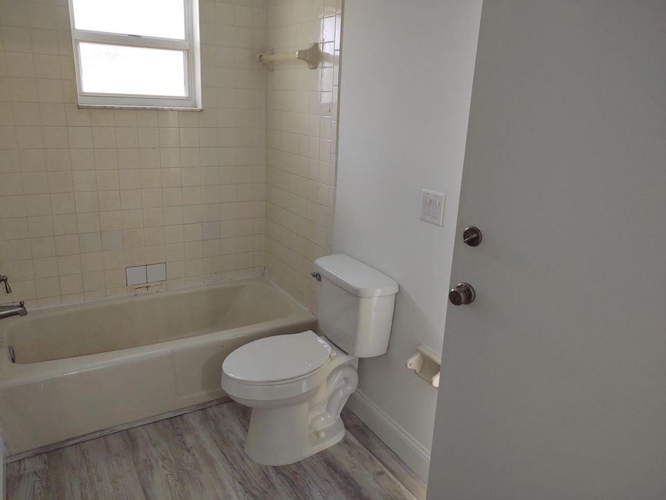 For Rent: $2,700 (3 beds, 2 baths, 1499 Square Feet)