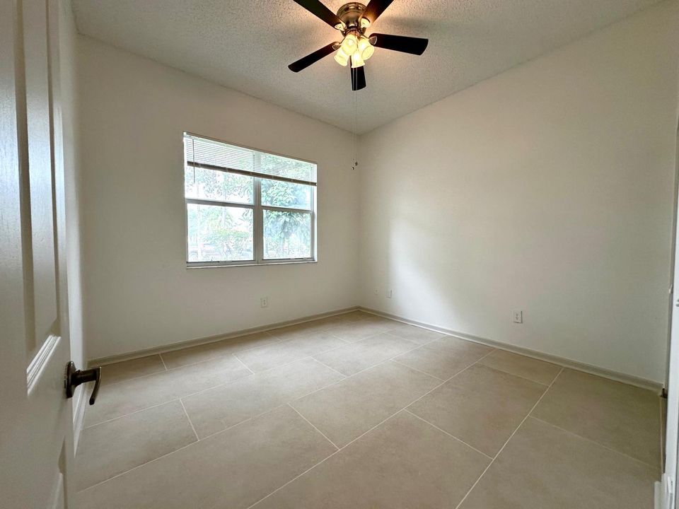 Active With Contract: $2,450 (2 beds, 2 baths, 1100 Square Feet)