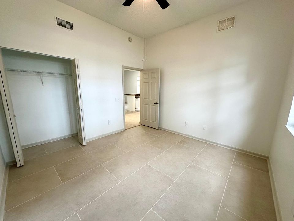 Active With Contract: $2,450 (2 beds, 2 baths, 1100 Square Feet)