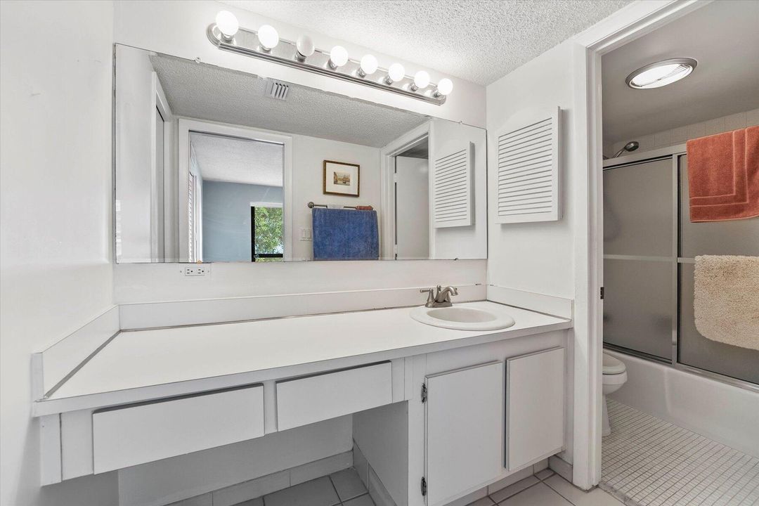 For Sale: $419,888 (2 beds, 2 baths, 1072 Square Feet)