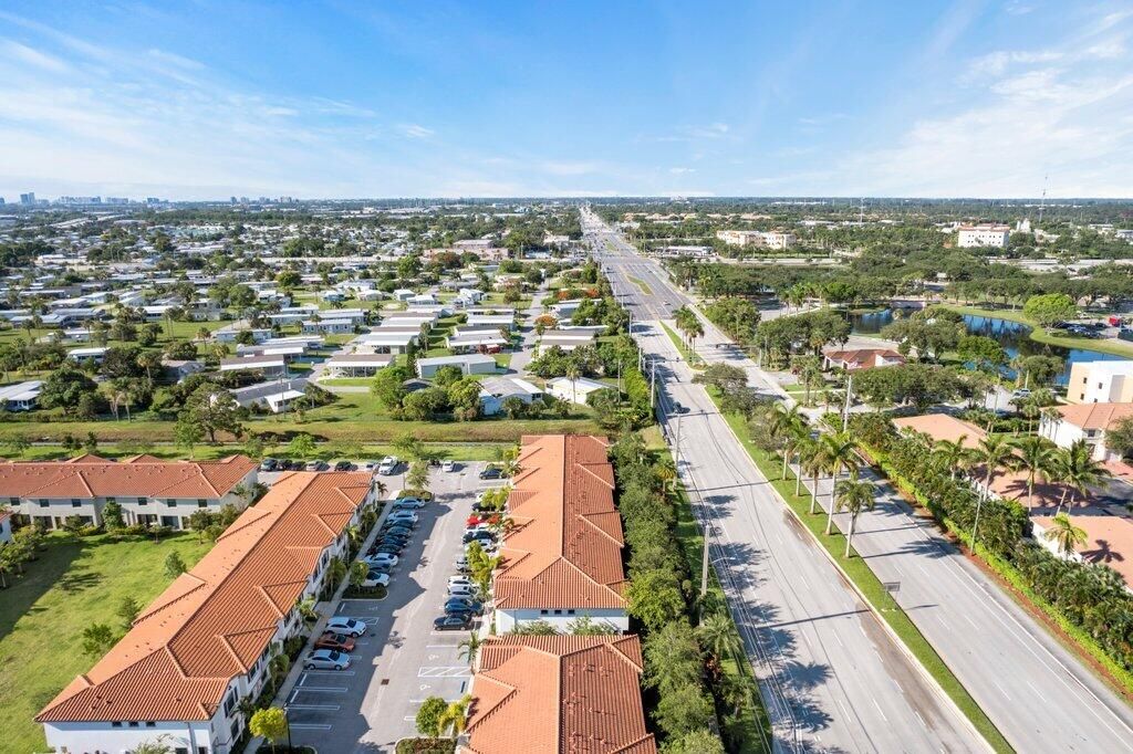 For Sale: $398,999 (2 beds, 2 baths, 1240 Square Feet)