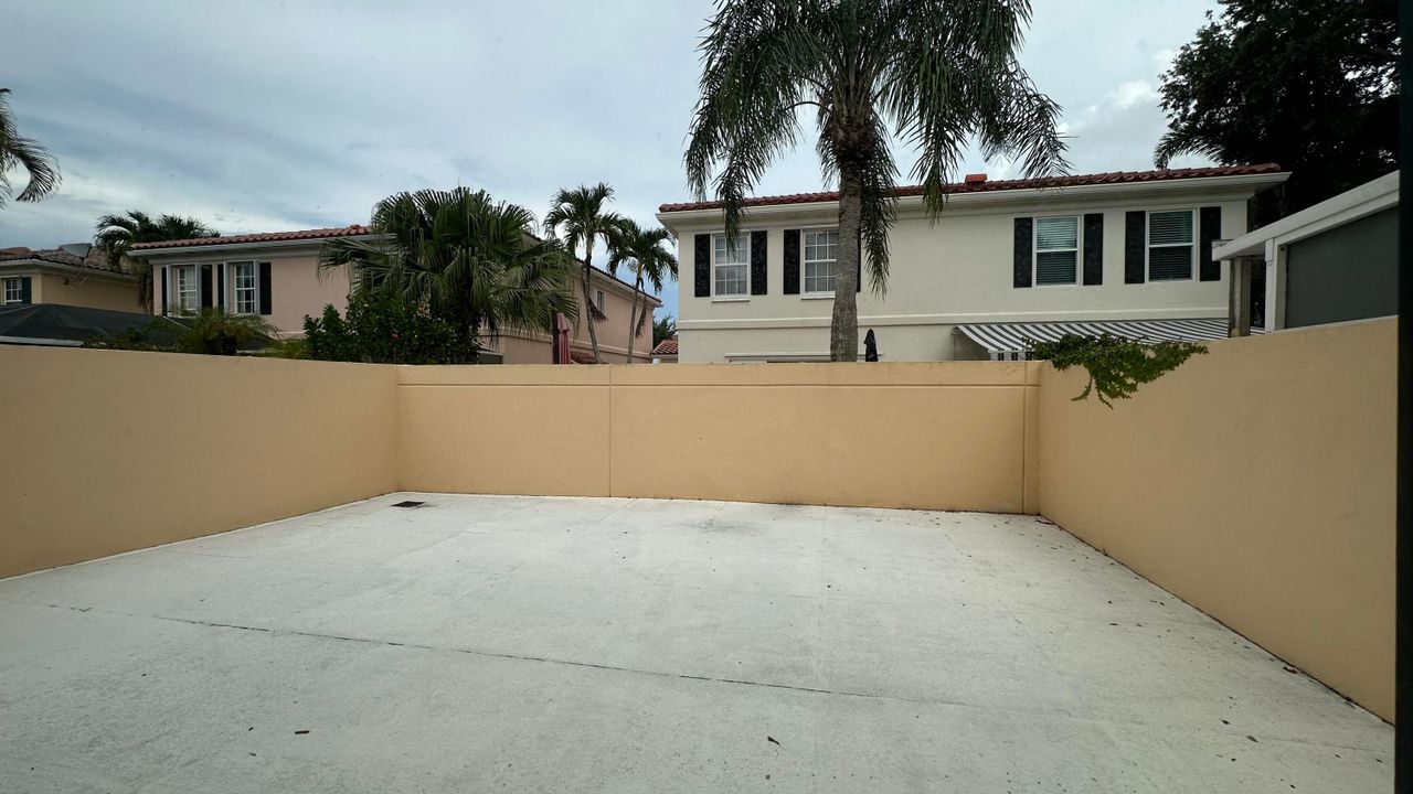 For Rent: $2,850 (3 beds, 2 baths, 1298 Square Feet)