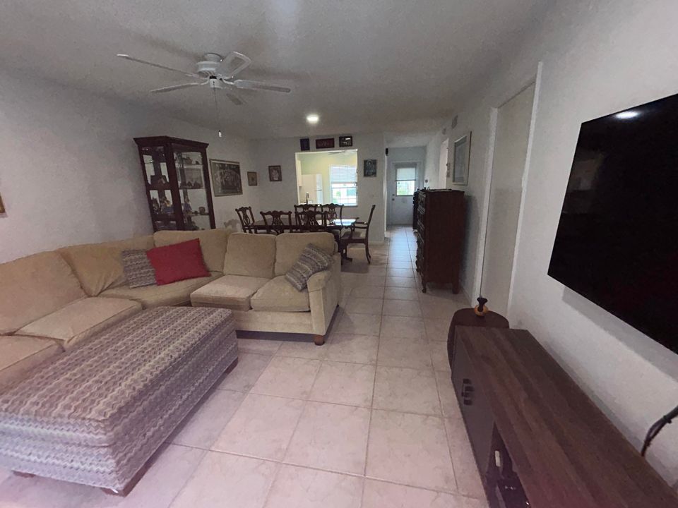 En Venta: $210,000 (2 camas, 2 baños, 941 Pies cuadrados)