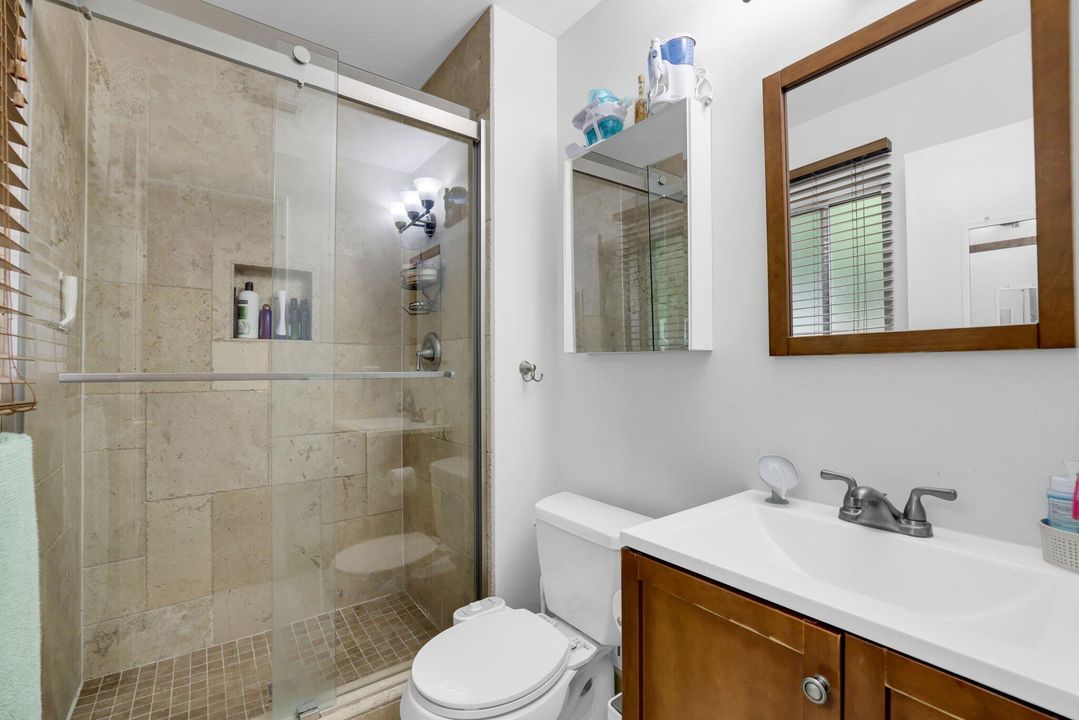 For Sale: $409,900 (2 beds, 2 baths, 980 Square Feet)