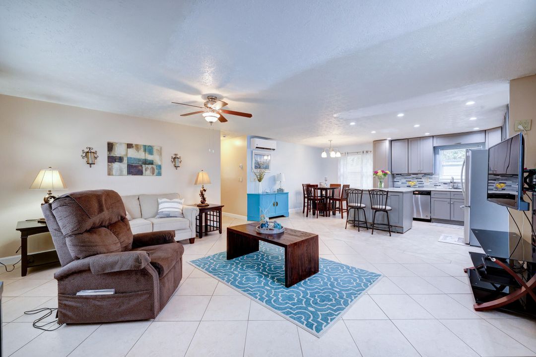 Active With Contract: $2,750 (2 beds, 3 baths, 1426 Square Feet)