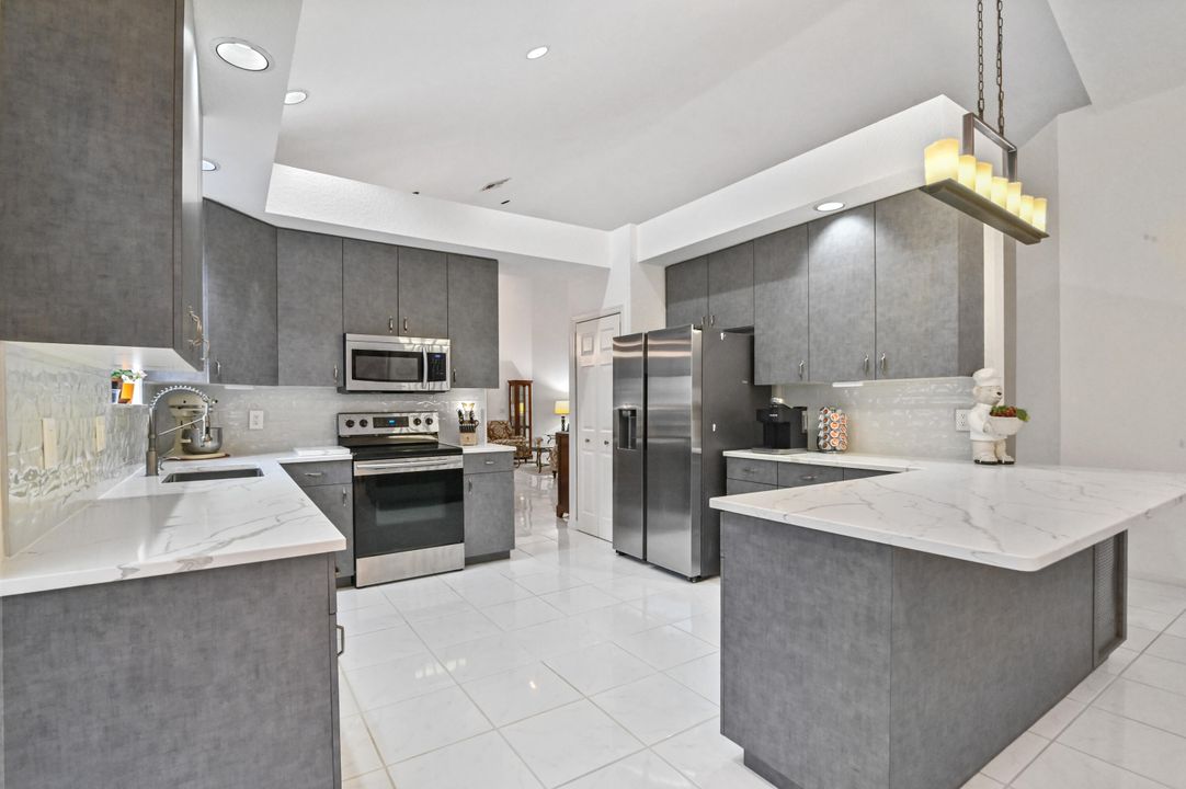 For Sale: $739,900 (3 beds, 2 baths, 2723 Square Feet)